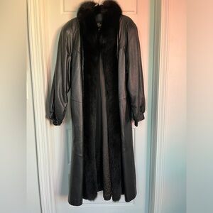 Luxury Vintage 1980’s Custom Willmann’s Furriers L  Black Fox Fur